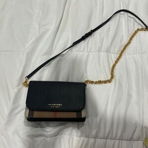 Burberry purse